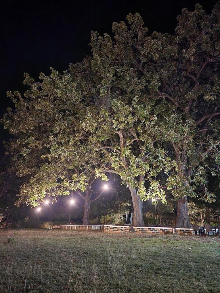 Pench Tiger Trails Resort Khawāsa Esterno foto