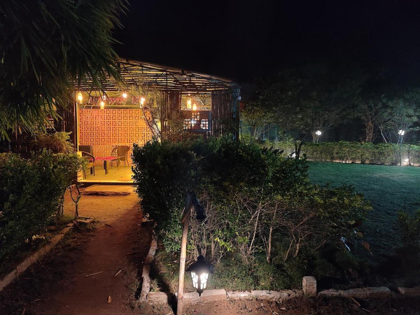 Pench Tiger Trails Resort Khawāsa Esterno foto